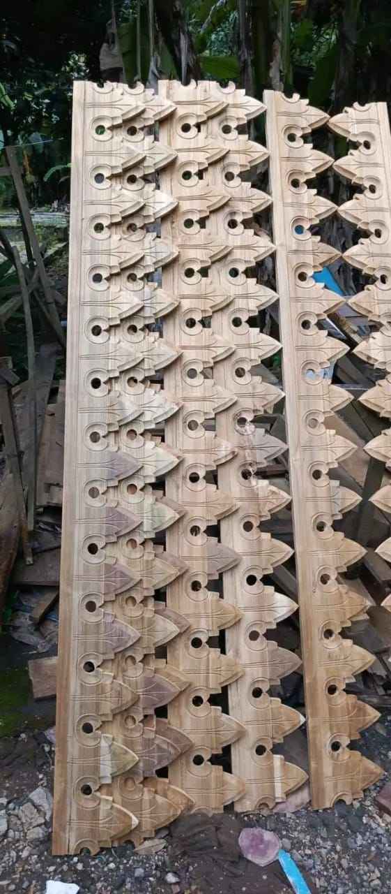 Gambar Konsol Kayu